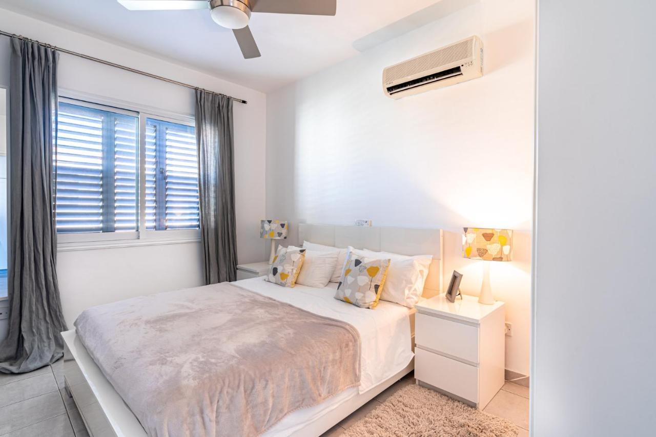 Summer Breeze Holiday Apartment With Pool Paphos Exterior foto
